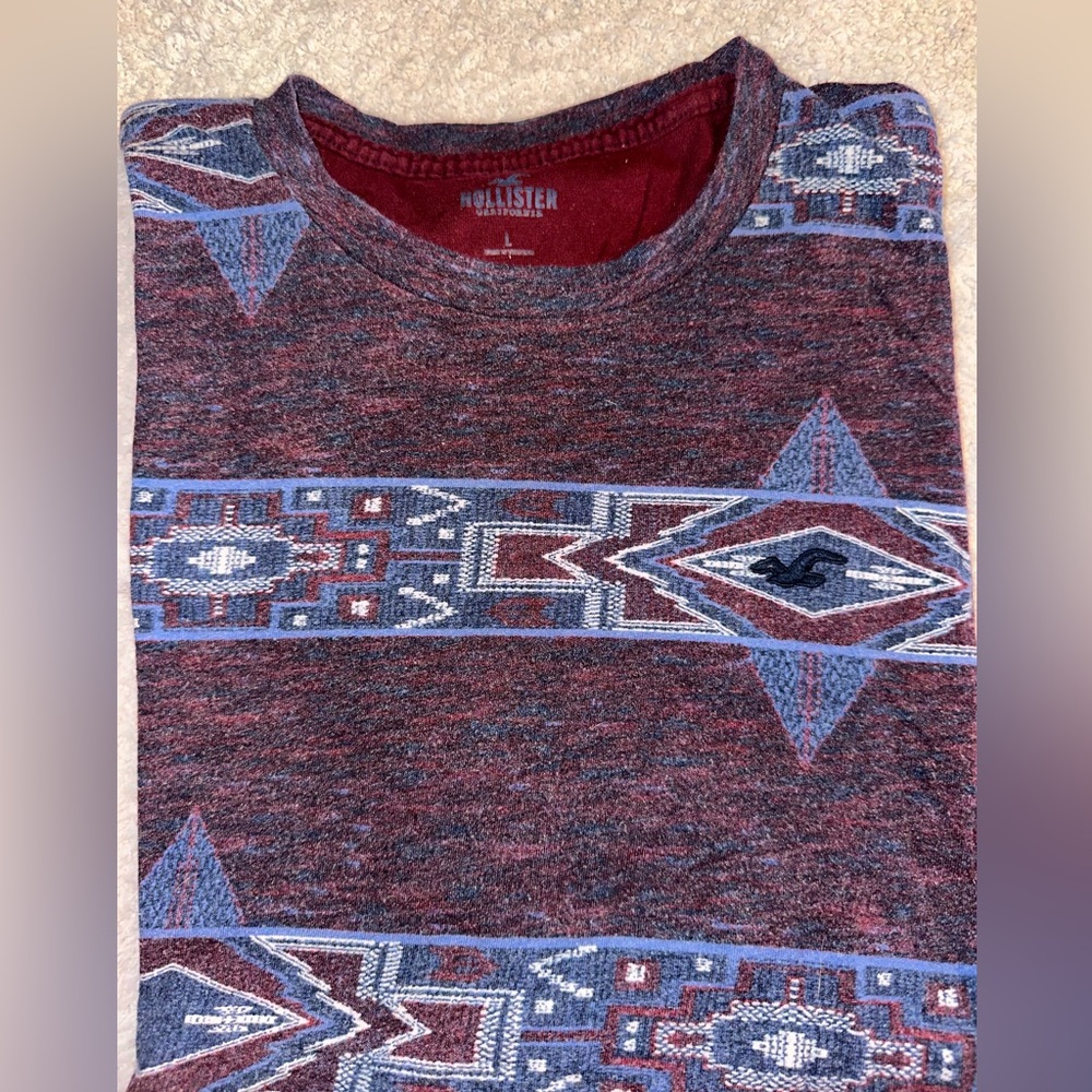 Hollister tee